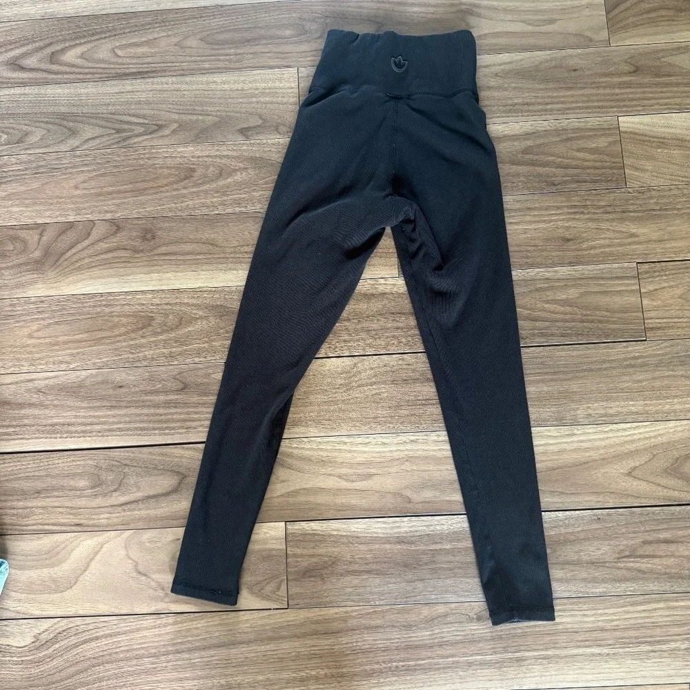 Adidas Originals | Ribbed Black Leggings (XS) - Picture 4 of 7